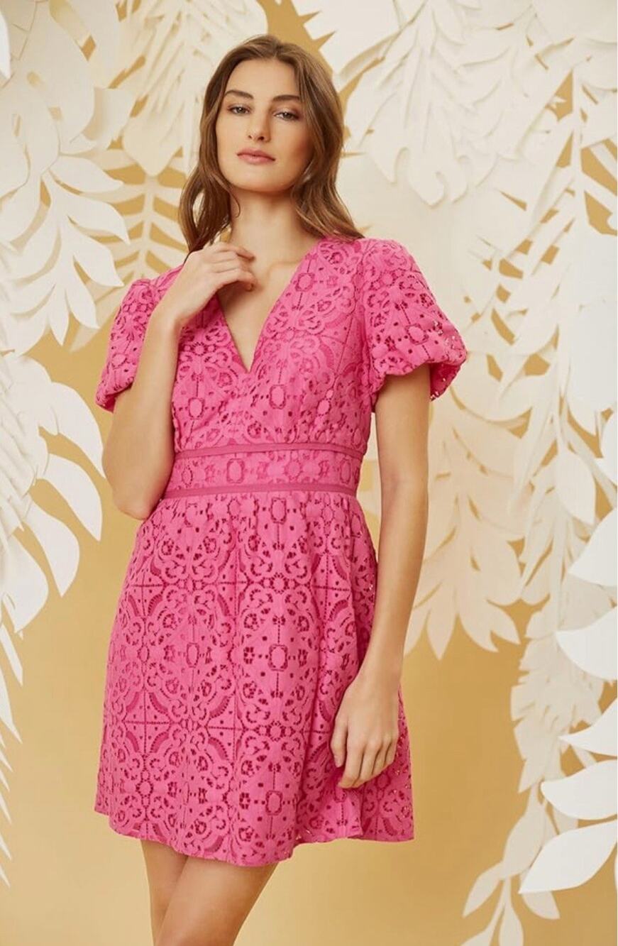 Donna Morgan V-Neck Lace Short Puff Sleeves Dress Electric Pink Size 0 NWT